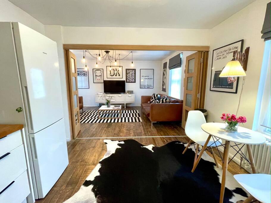 Gorgeous 2 Bedroom Apartment Edge Of Cabot Circus Bristol Eksteriør billede